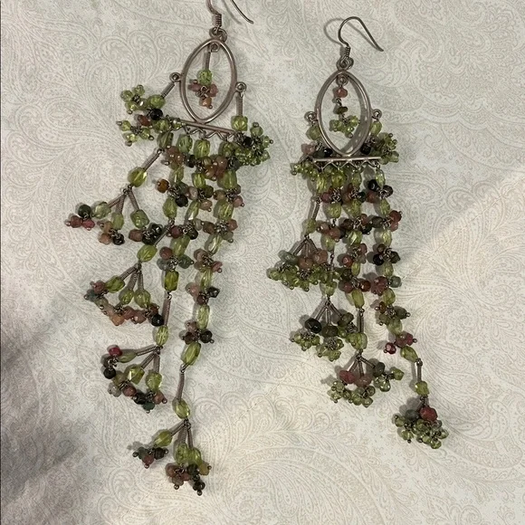 Elegant Gold and Black Chandelier Earrings - Picture 2 of 4